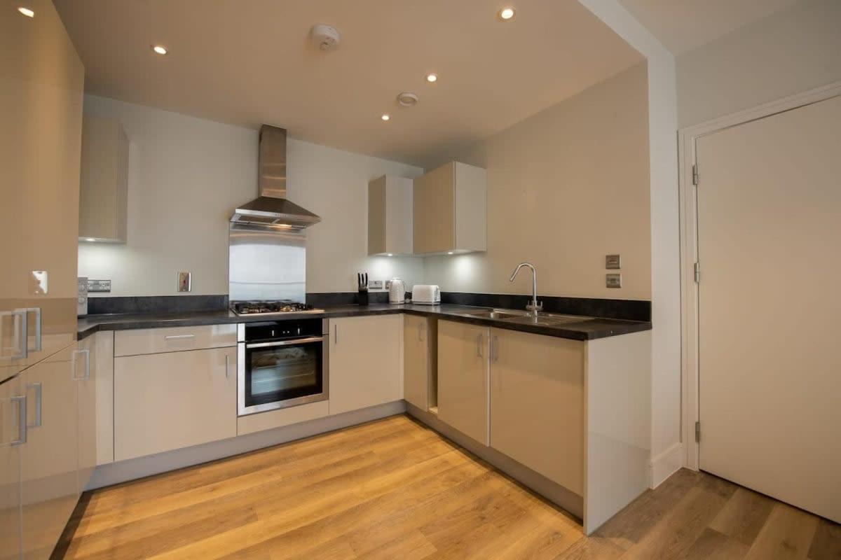 Fantastic 1 Bed Apartment In Crawley Crawley (West Sussex) Exterior foto